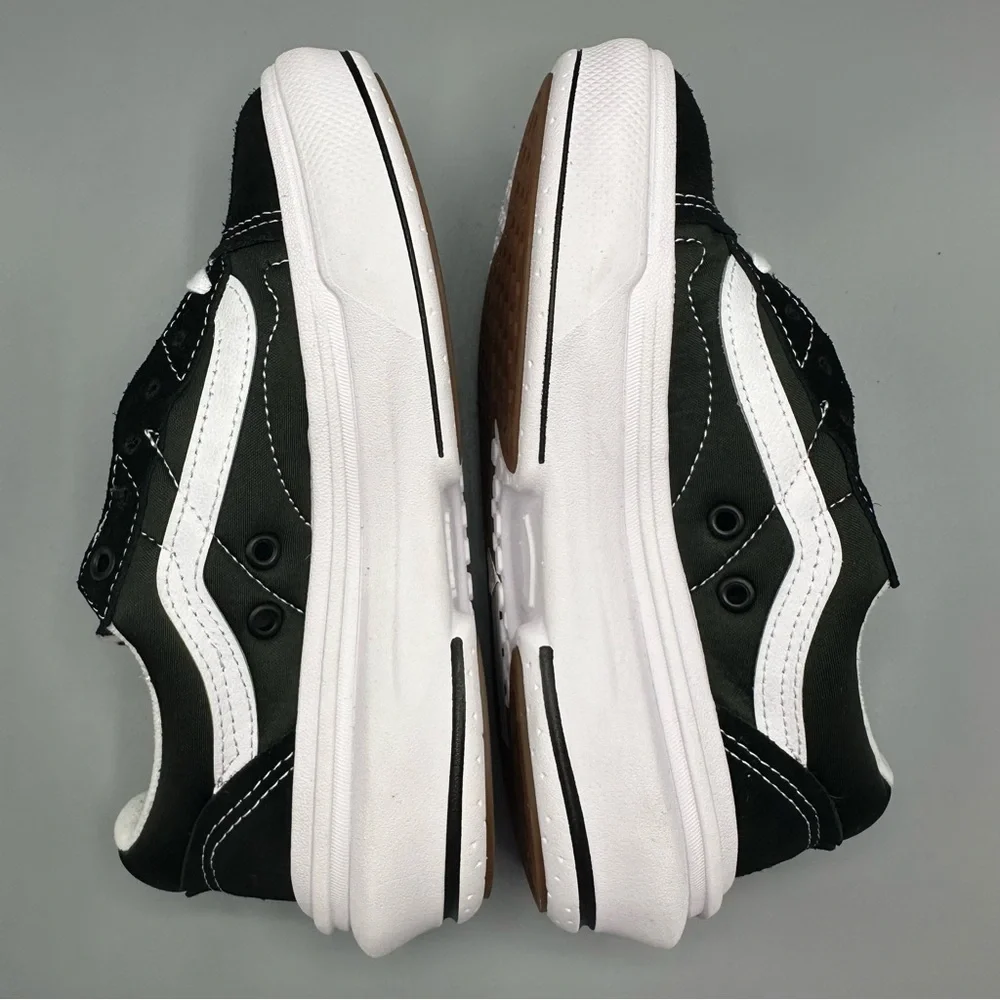 Vans Old Skool Overt Platform Skate Sneakers Women’s Size 6.5 Black White